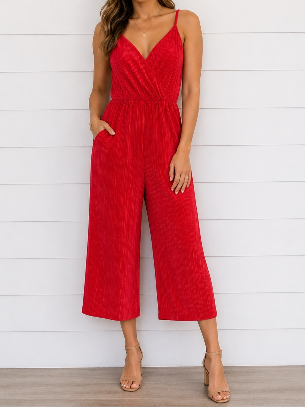 Love,Fire‎ Vibrant Red Pleated Wide-Leg Jumpsuit Sleeveless Size L NEW